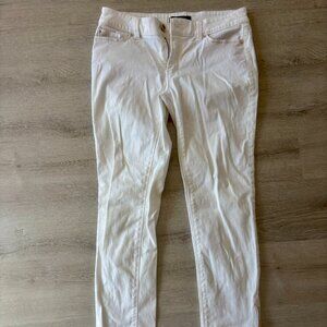 White House | Black Market Skinny Cropped White Pants with Gold detailing